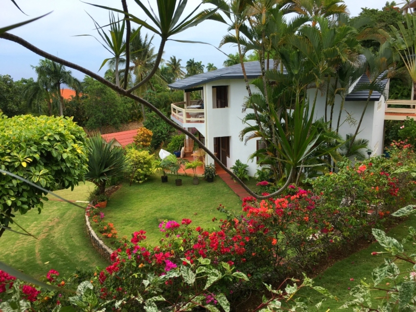 Condo in Los farallones — photo 1