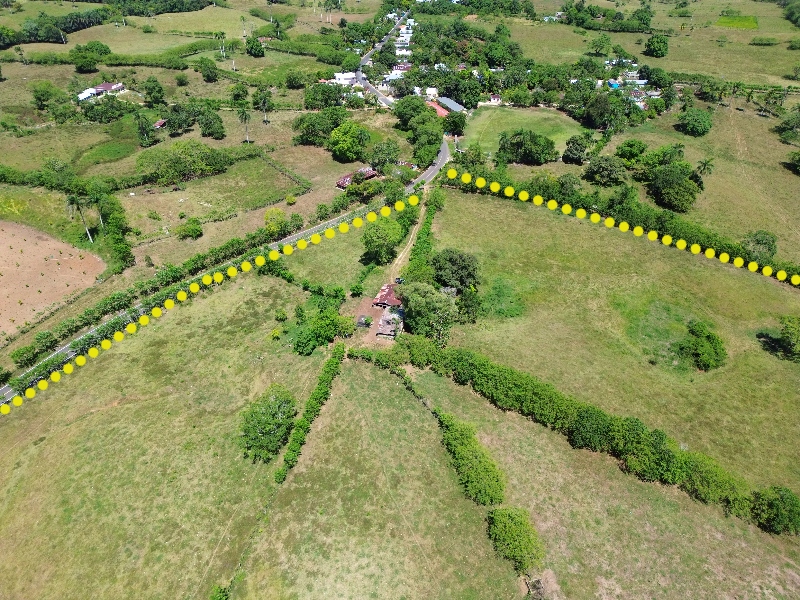 Finca con rio y acceso asfaltado